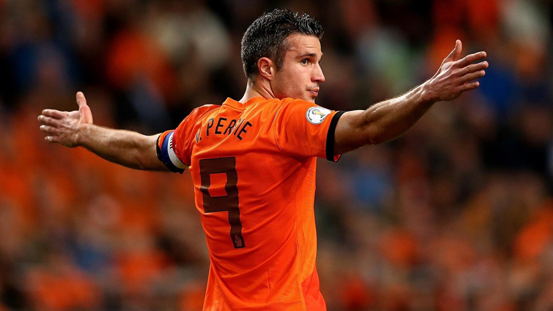 场外花絮曝光运动员与粉丝互动场面温馨引发大量转发，运动员场景