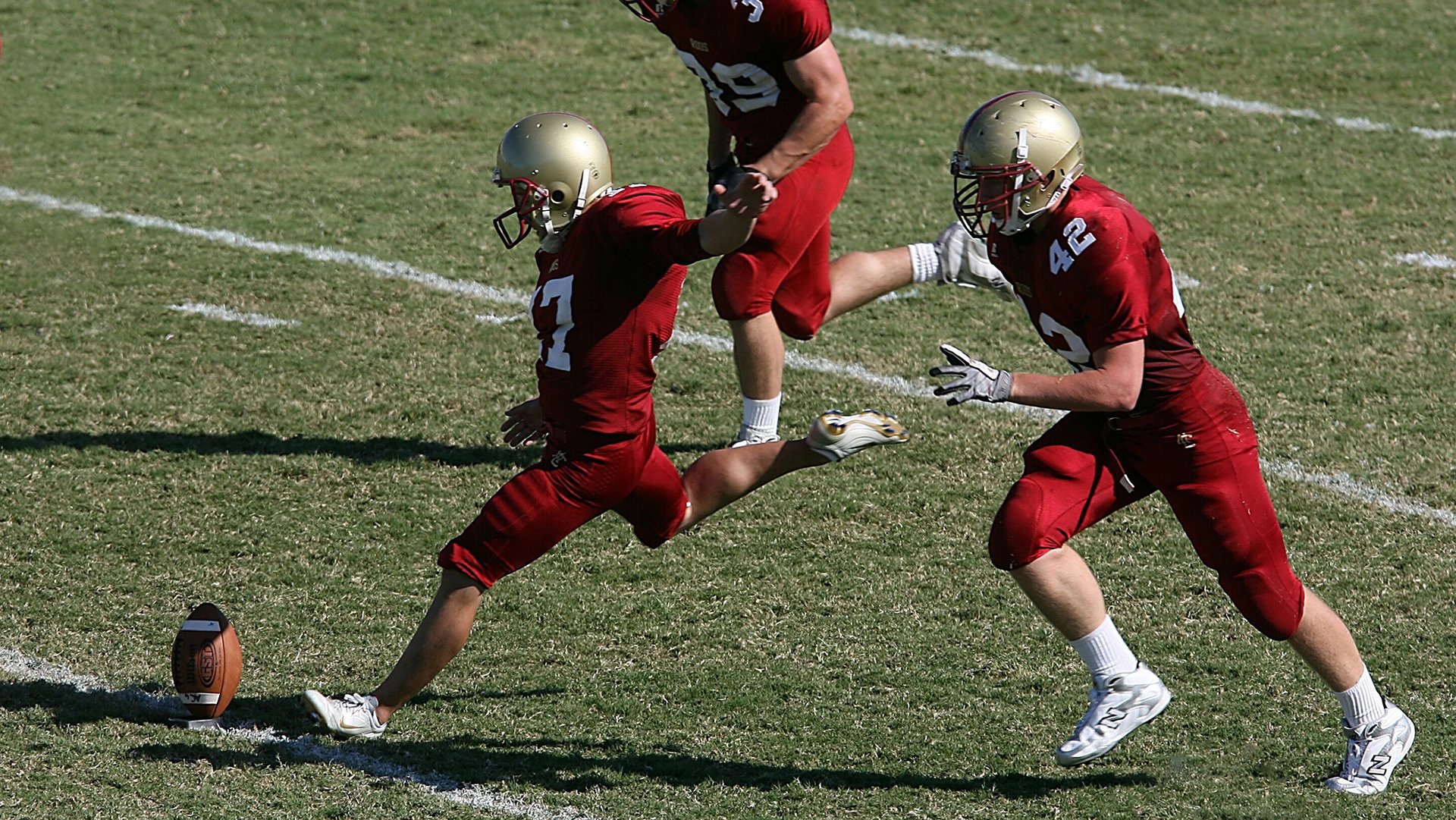 希腊蝶泳选手节奏控制得当,希腊花样游泳